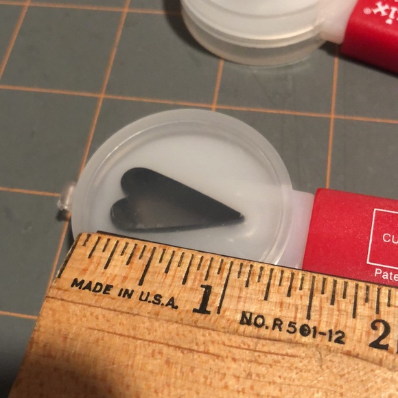 4. Sizzix Paddle Punch Positionable hand Punch dies - Picture 13 of 15